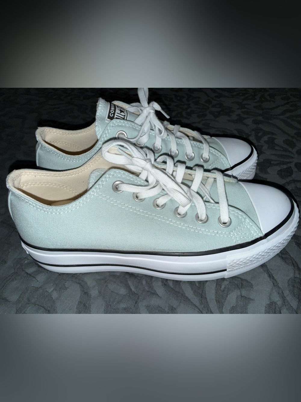 Converse Chuck Taylor All Star women’s lace up sneaker size 7.5 velvet glacier